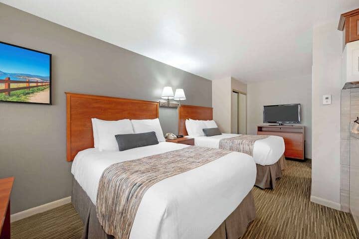 Room 9 of 36