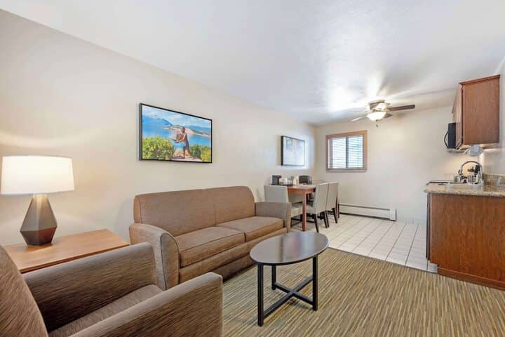 Room 21 of 36