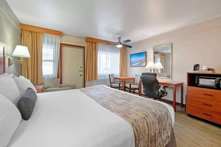 Room 15 of 36