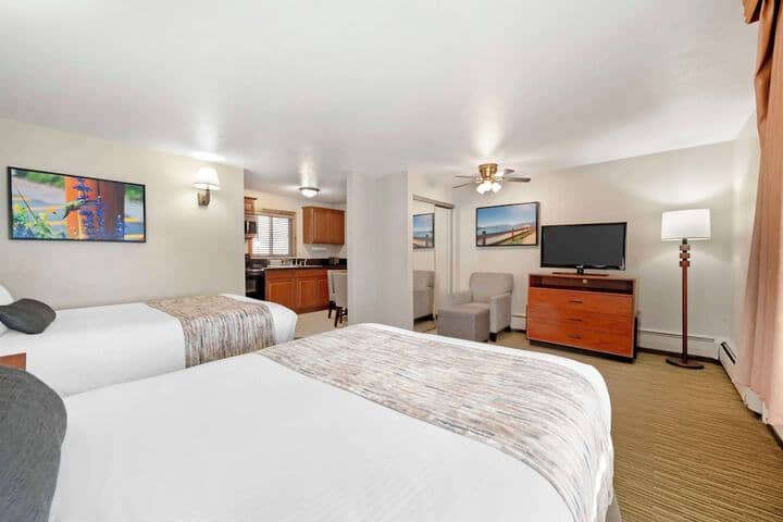 Room 12 of 36
